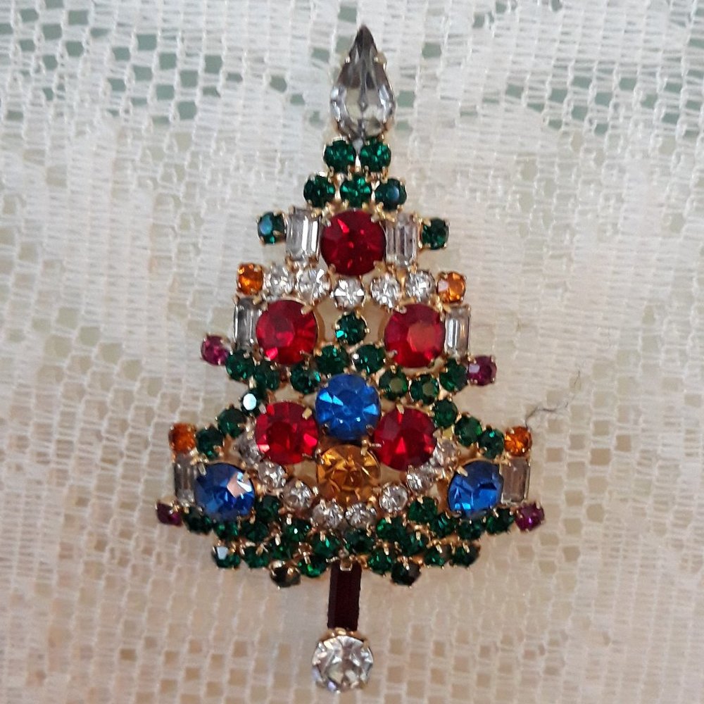 WARNER Vintage Holiday Pin